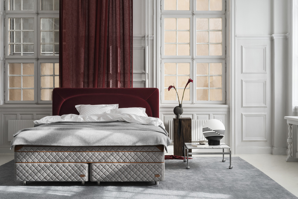 For those seeking the ultimate in luxury, the DUX 6006 takes sleep to a whole new level. This model incorporates advanced spring technology, offering a dual spring system for enhanced support and comfort. The outer layer provides soft cushioning, while the inner layer offers firm support, ensuring an ideal balance for your body. The DUX 6006 is designed for those desiring an unmatched sleep experience with a focus on personalisation. Its modular system allows adjustments to the firmness and support, making it perfect for couples with differing sleep preferences. Luxurious materials, including natural wool, cotton, and latex, offer unparalleled comfort while promoting a healthy and rejuvenating sleep environment. These materials also have antimicrobial properties, preventing harmful bacteria from residing in your mattress.

