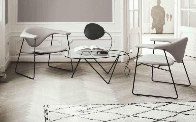 Pedrera-coffee-table-Masculo-chairs_GUBI
