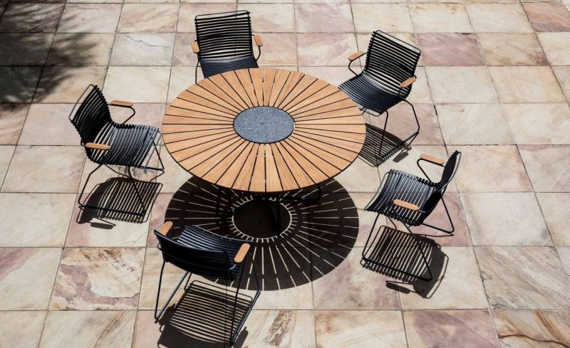 circle outdoor dining set