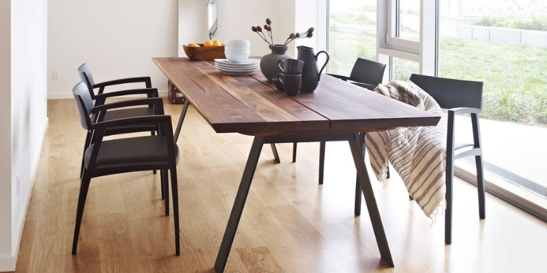 Plank extendable dining table 