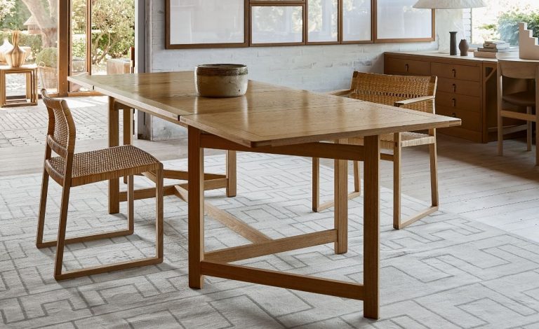 Frederica BM62 Dining Armchair photographed with BM62 and Biblioteksbord