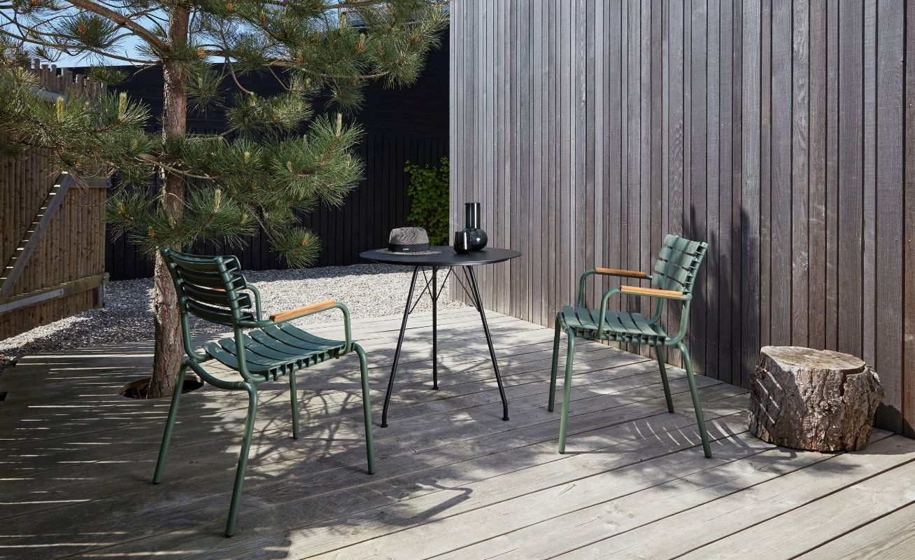 Houe Reclips Outdoor Dining Chair in Green and Bamboo Armrests