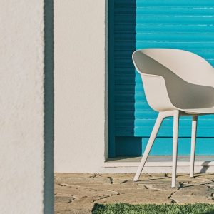 Gubi Bat Outdoor Dining Chair in Alabaster White