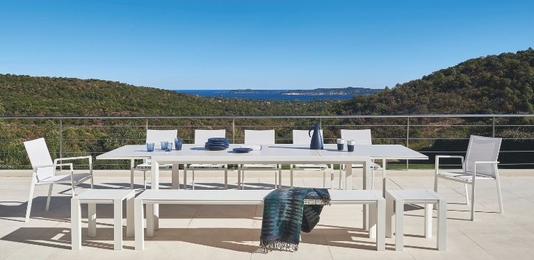 Selecta Extendable Outdoor Dining Table