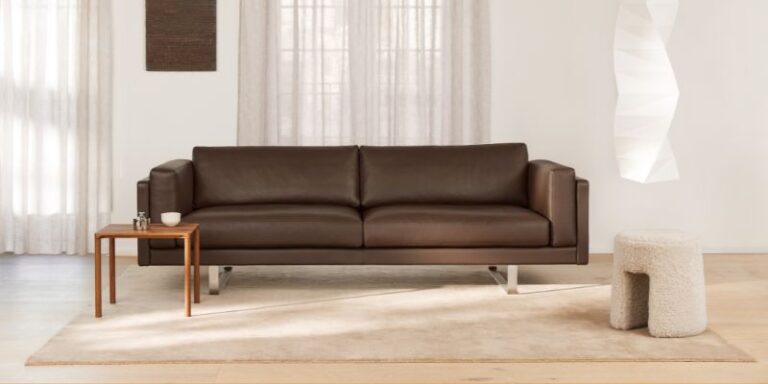 EJ280 3 SEATER fredericia - danish design co singapore