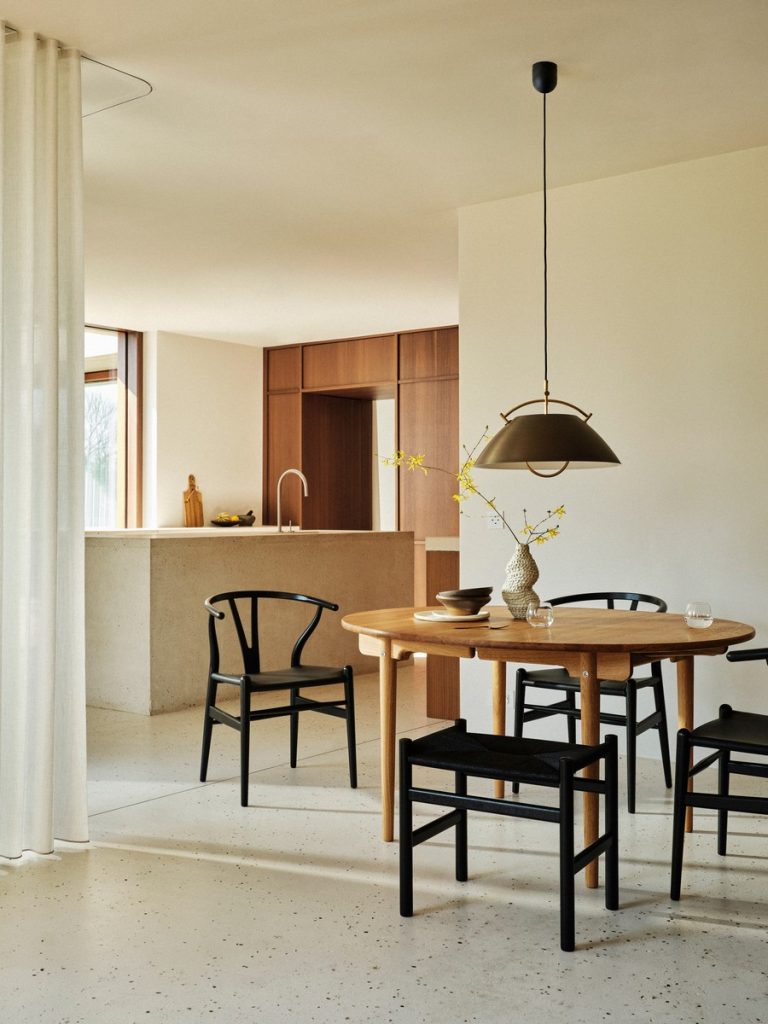 CH24P Wishbone Chair