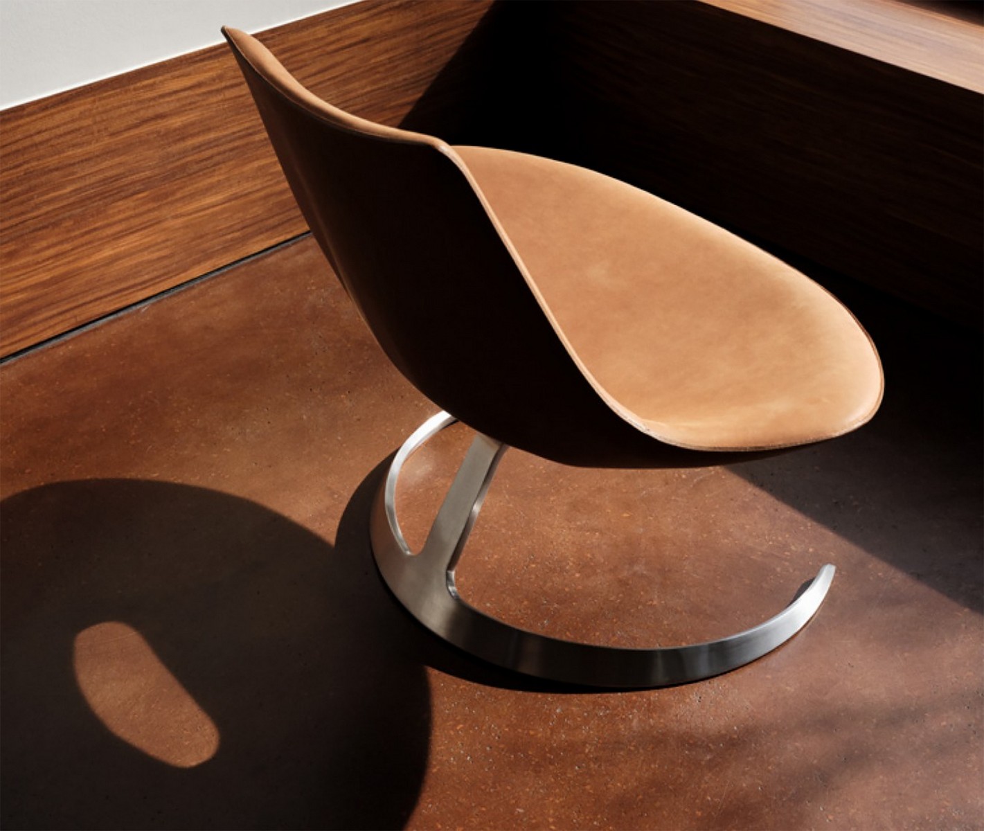 FK64 Scimitar Chair